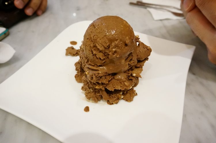 รส chocolate belgium อร่อยมากกกก เข้ม แต่ไม่หวานมากครับ กำลังดี